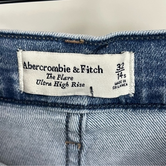 Abercrombie & Fitch Blue The Flare Wide Leg ultra high rise Jeans size 34/14s - Picture 7 of 7